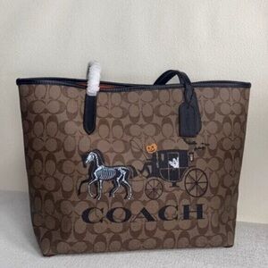 Coach Halloween tote and pumpkin driver coach wagon new
